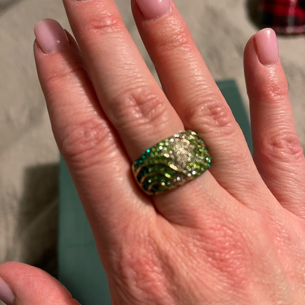 Green Rhinestone ring - Picture 2 of 3